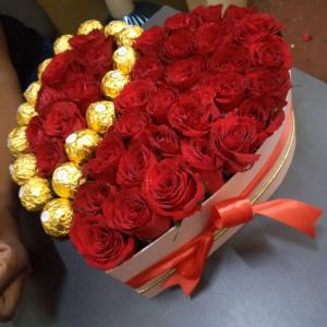 Red roses box